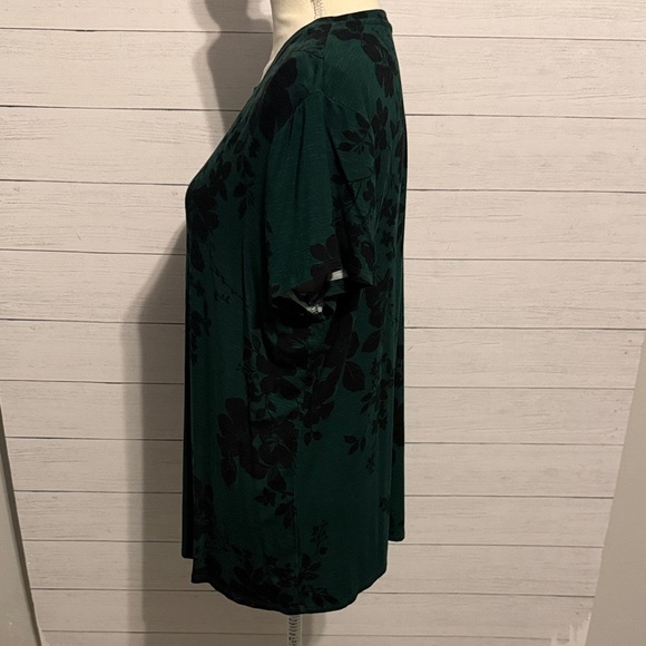 Maurices Dark Green Floral Short Sleeve Tee with Black Floral Print - Picture 2 of 4